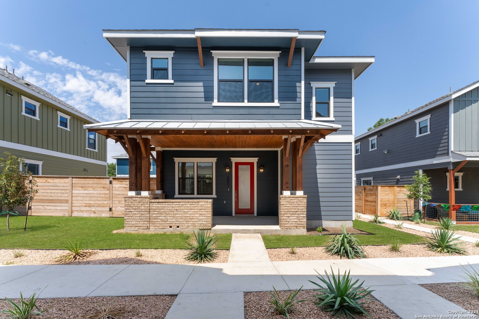 914 N Olive St #201