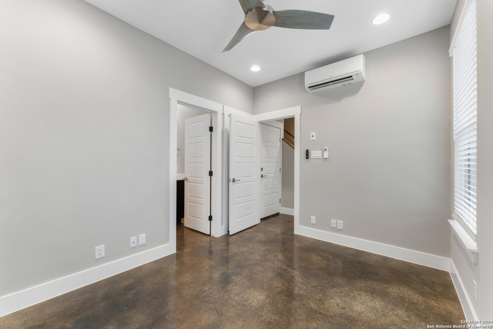 414 CENTER ST