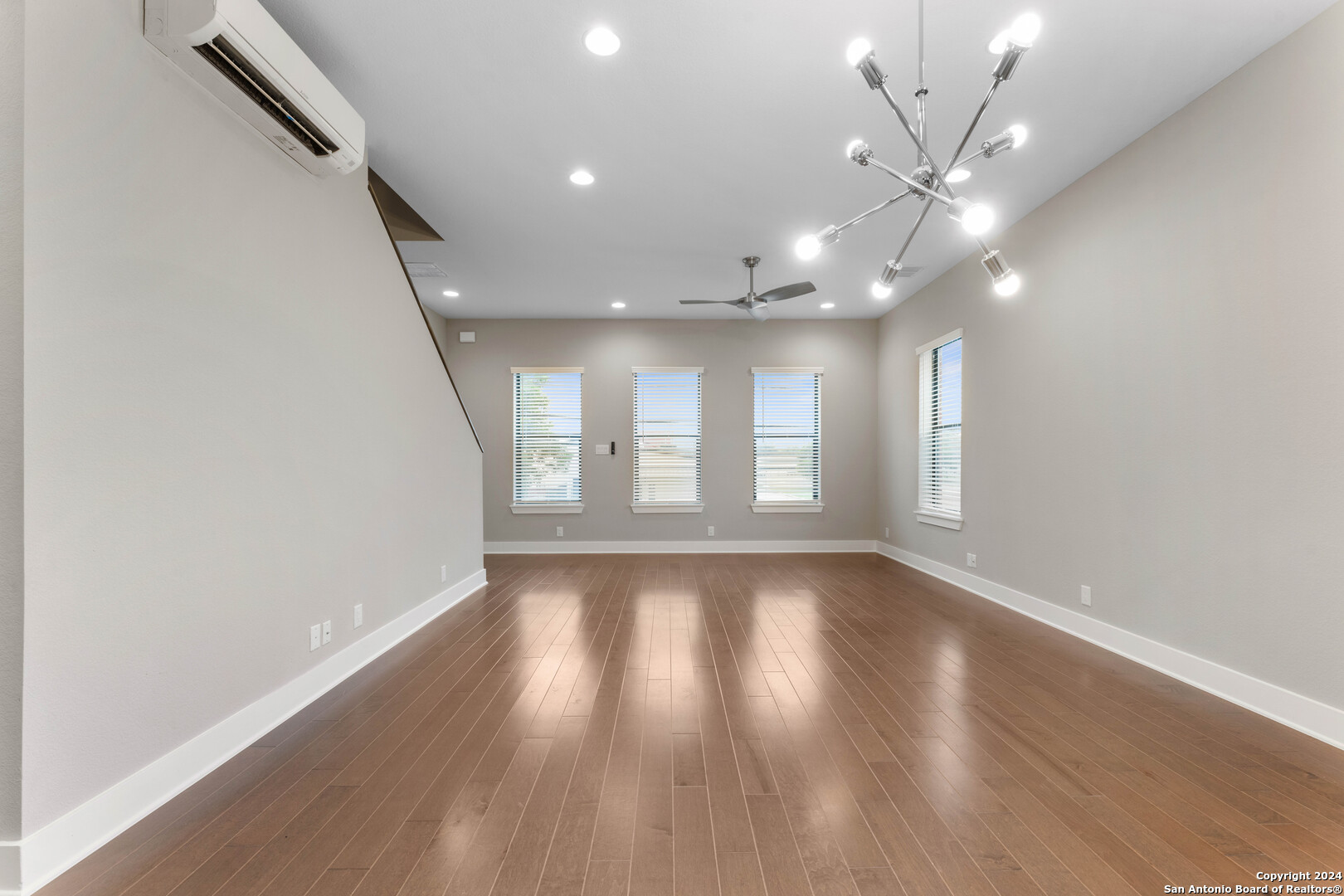 414 CENTER ST