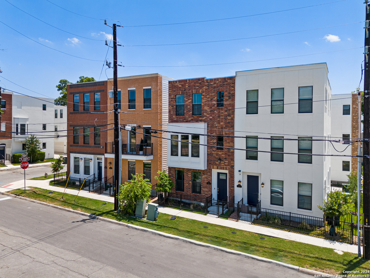414 CENTER ST