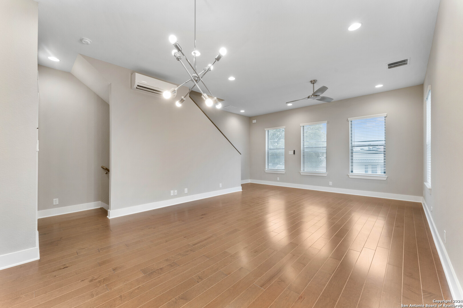 414 CENTER ST