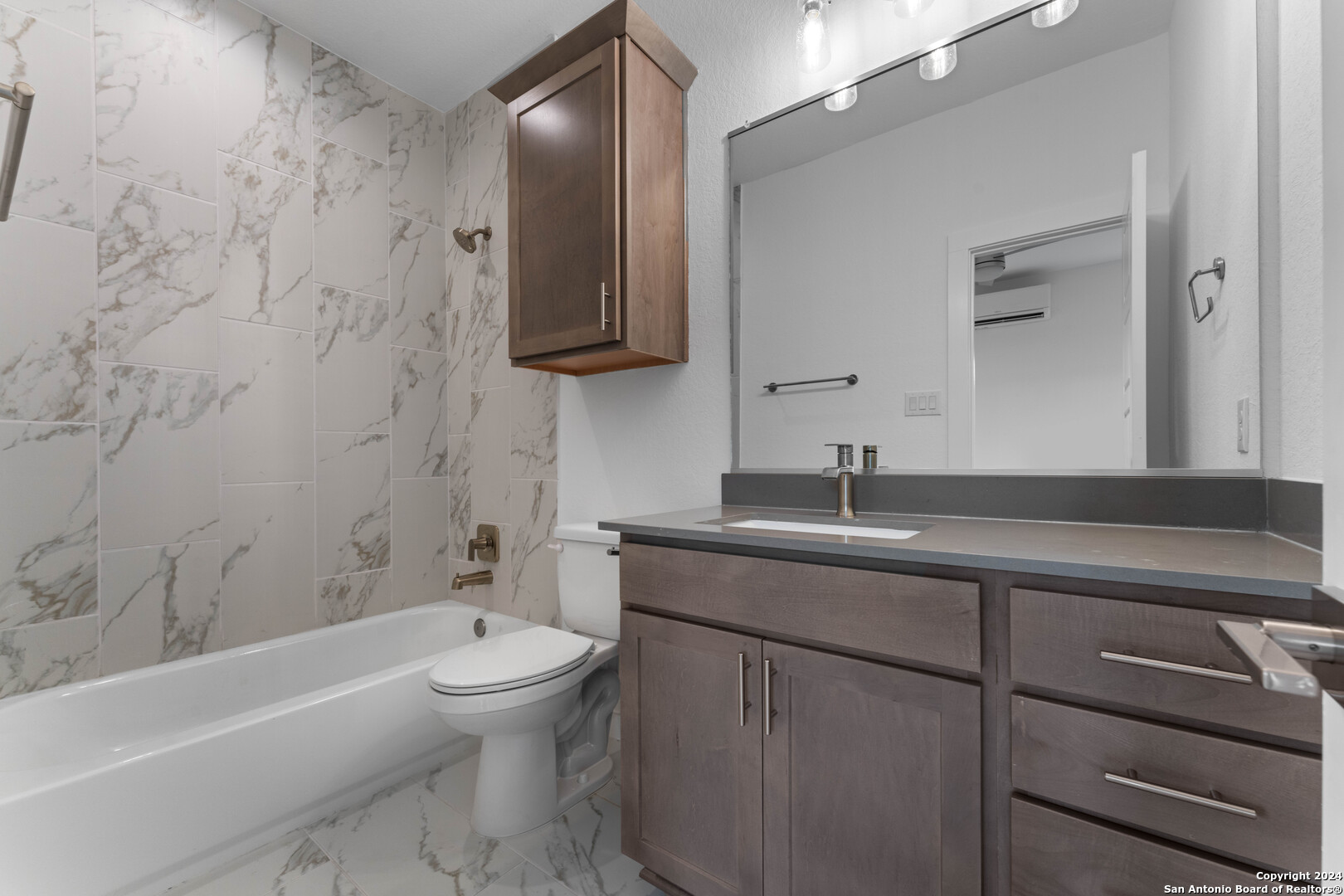 323 HOWARD ST 1