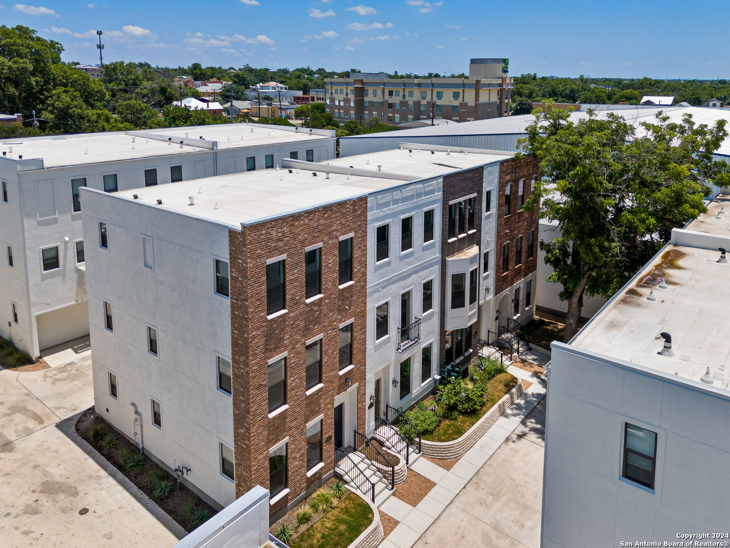 144 N CHERRY ST