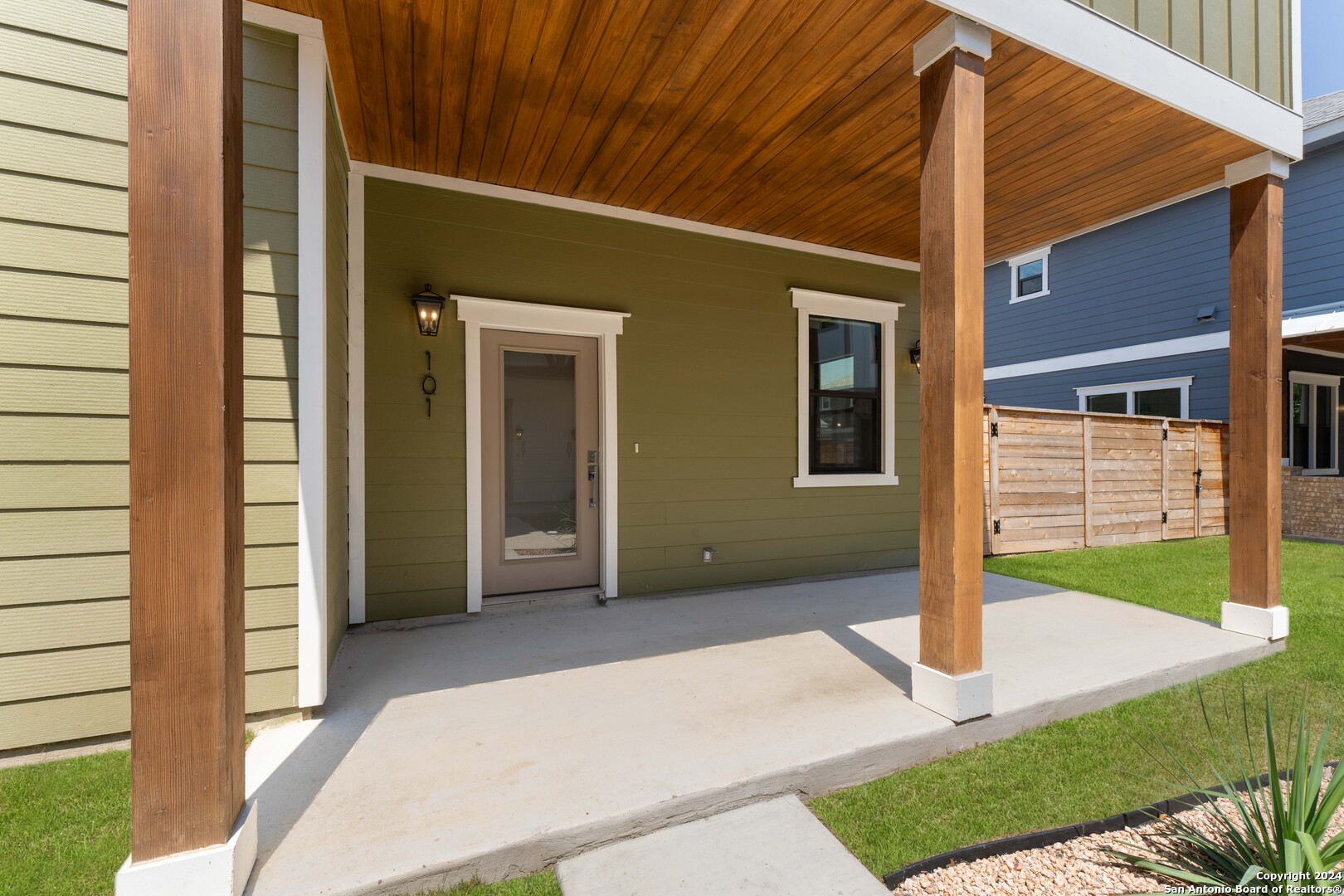 914 N Olive #101