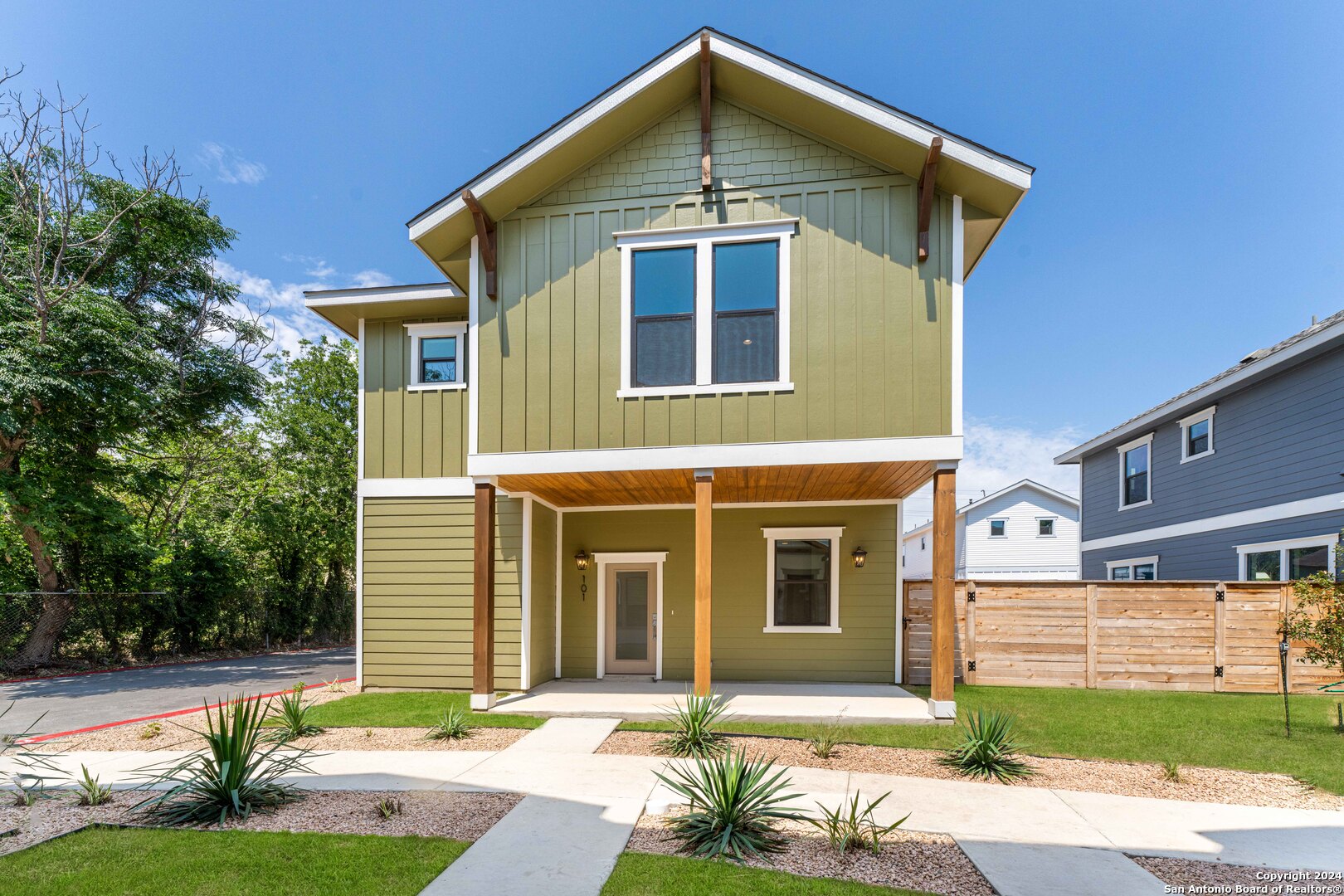 914 N Olive #101