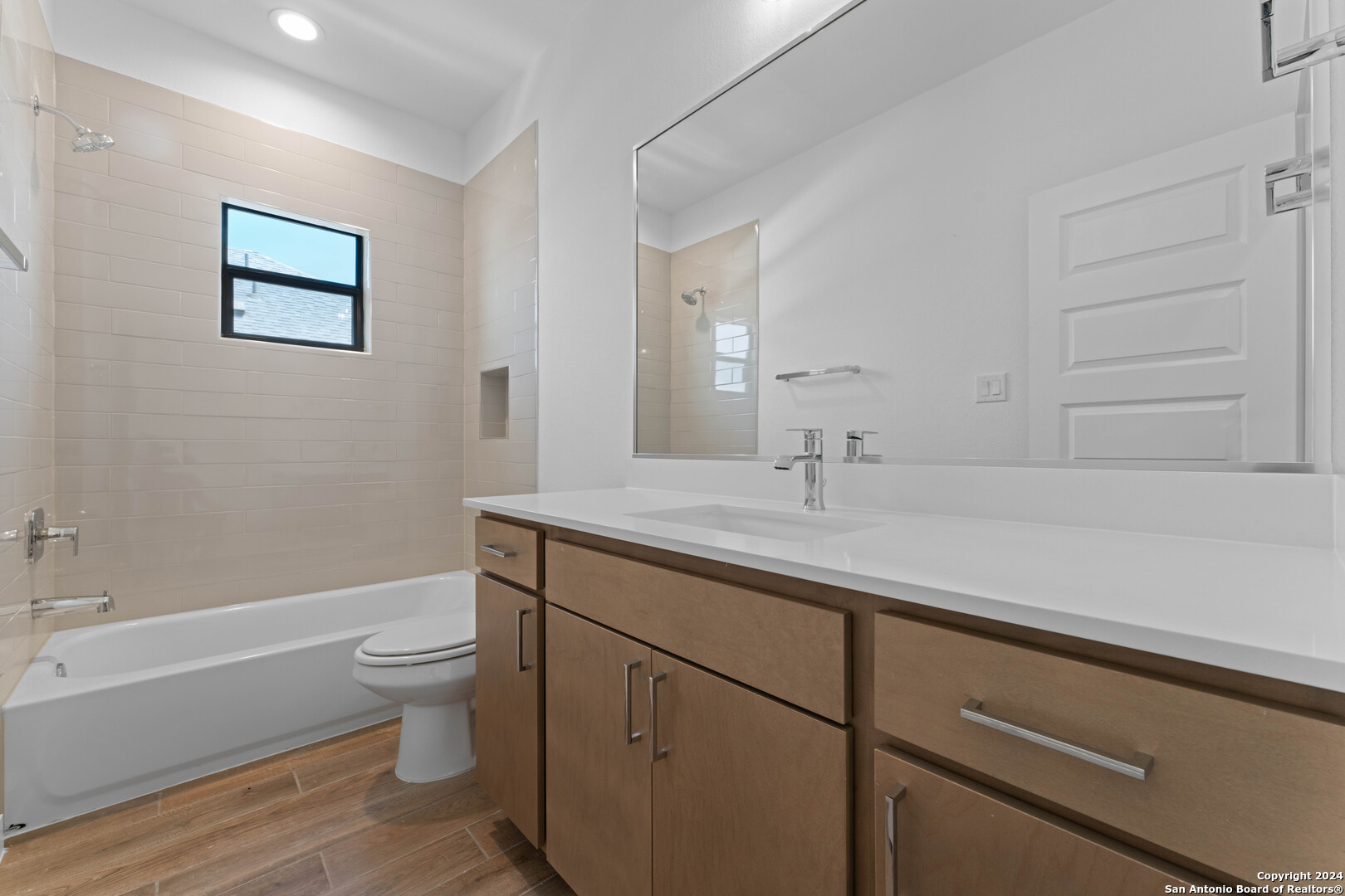 914 N Olive #101