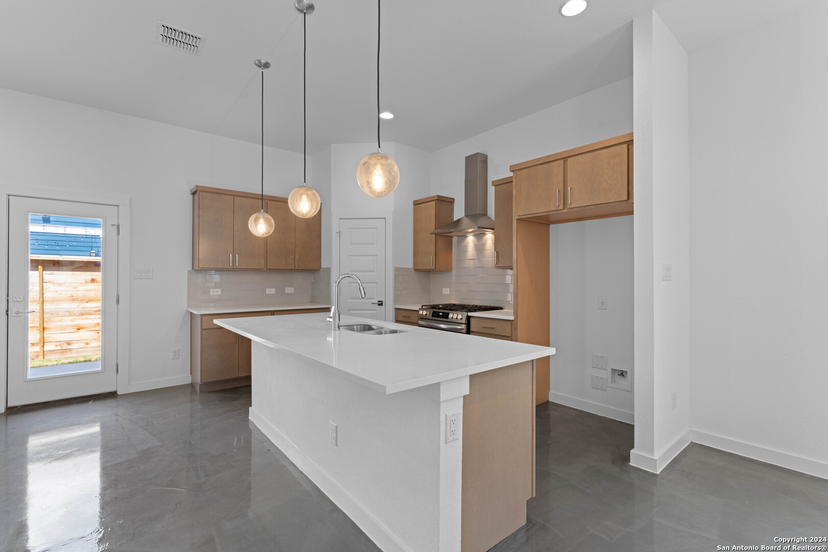 914 N Olive #101