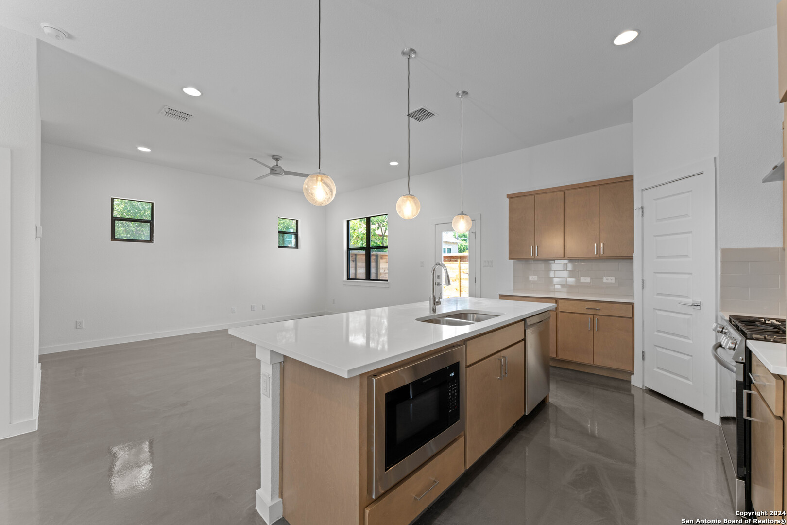 914 N Olive #101