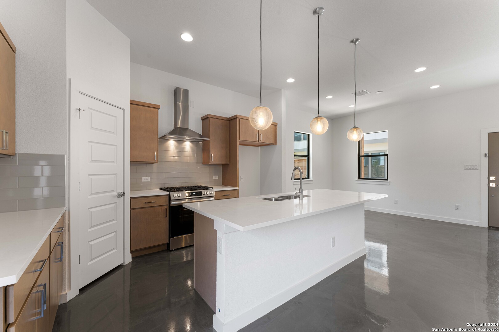 914 N Olive #101