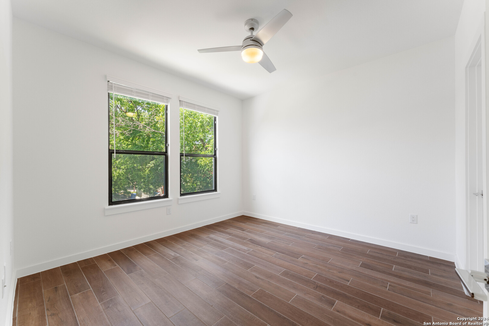 914 N Olive St 401/501