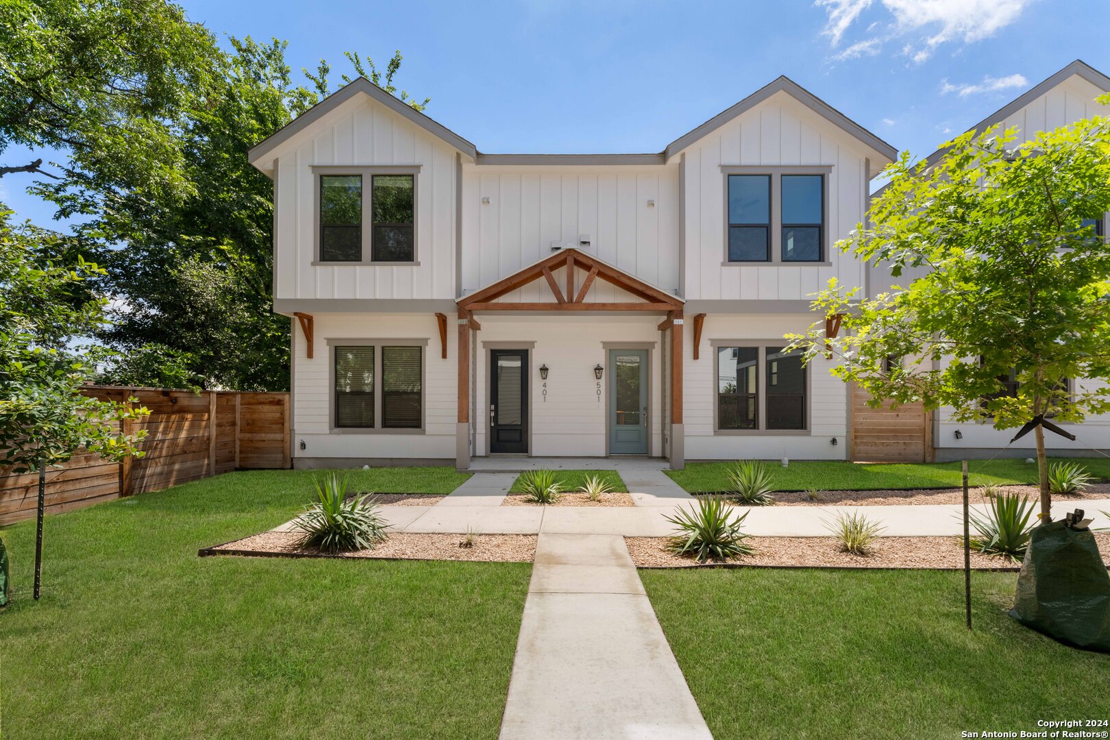 914 N Olive St 401/501
