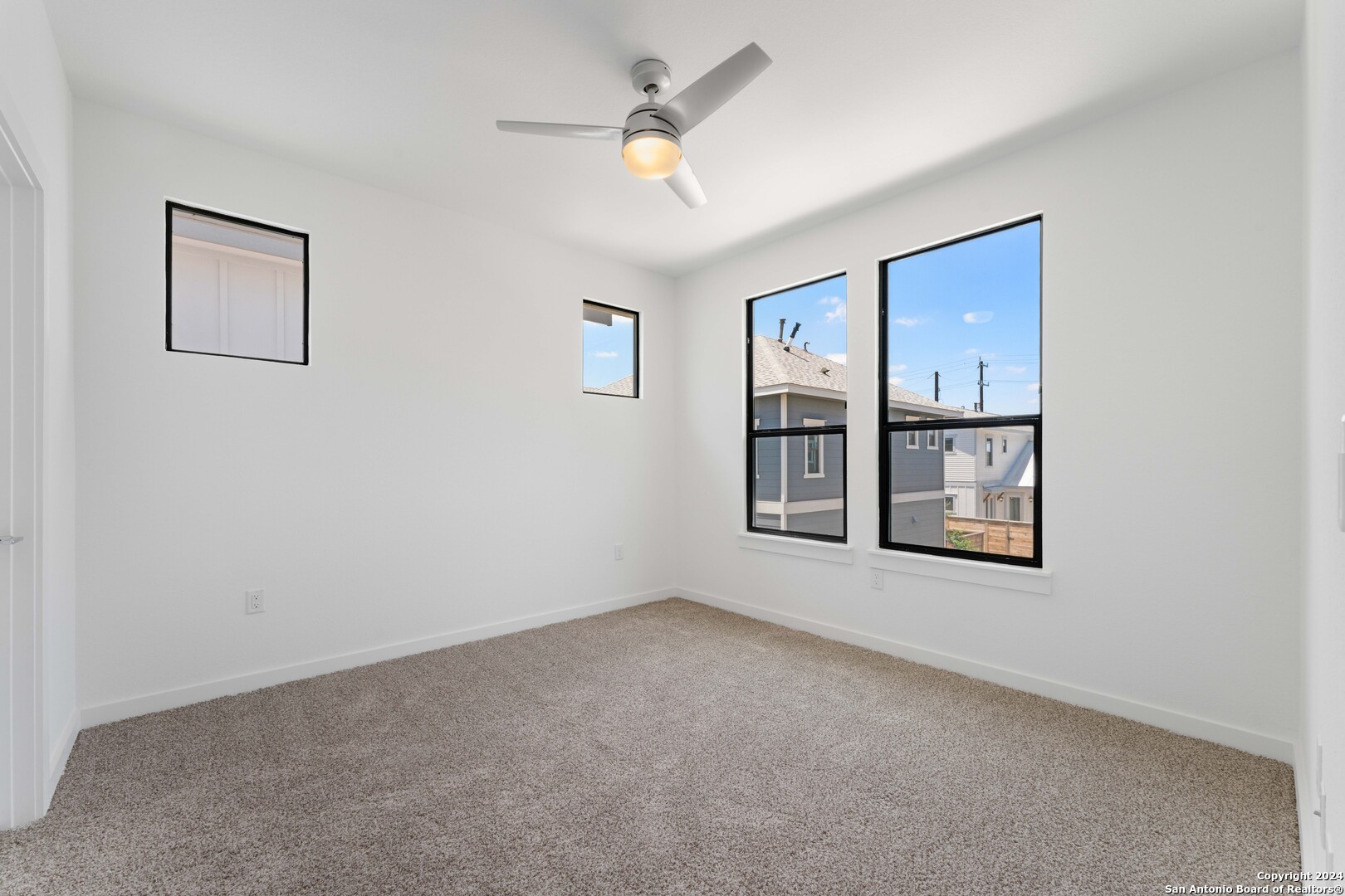 914 N Olive St 401/501