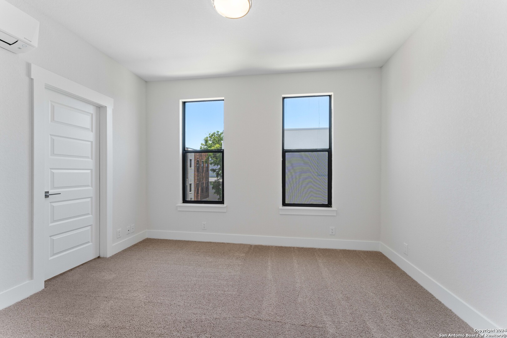 404 CENTER ST