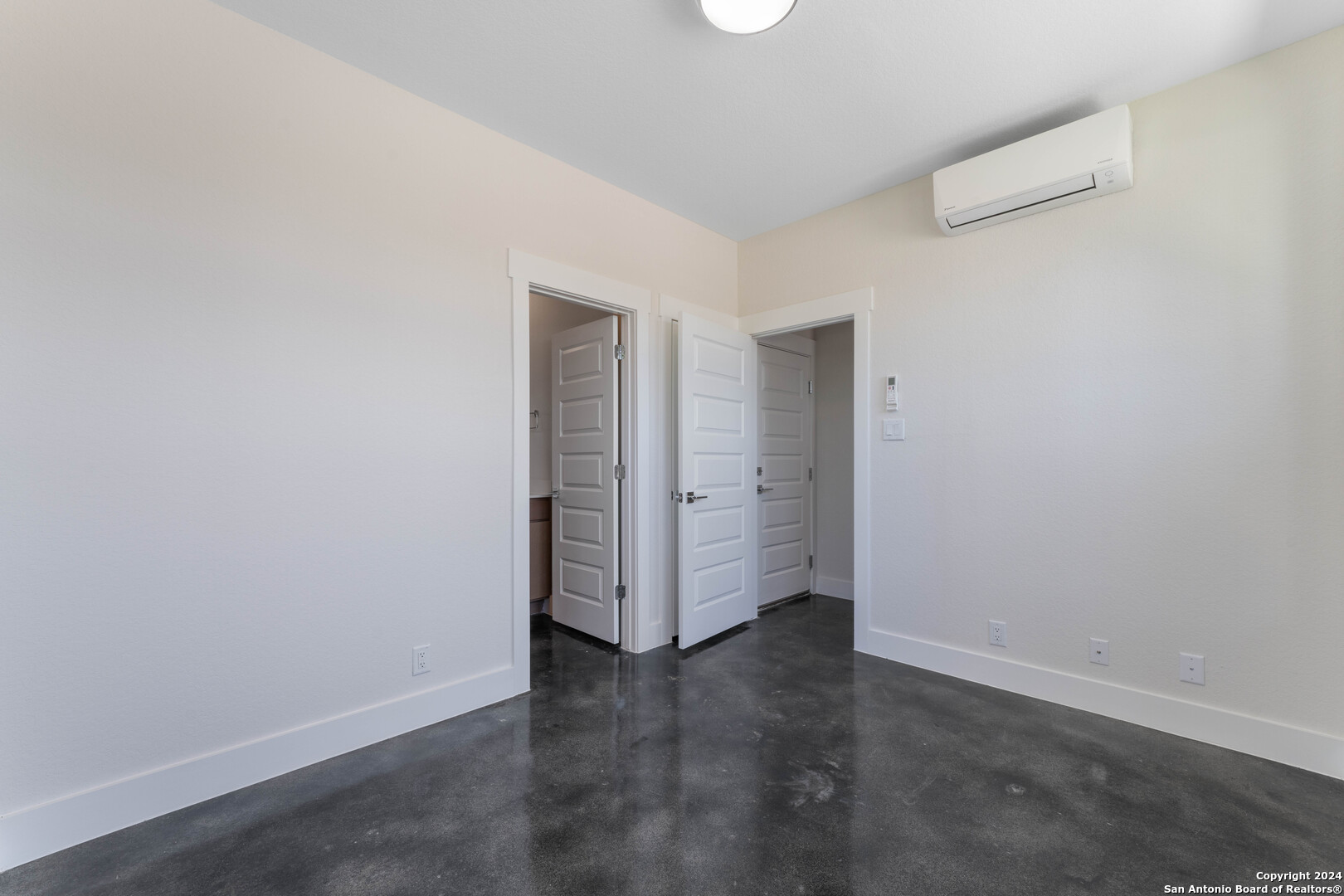 404 CENTER ST