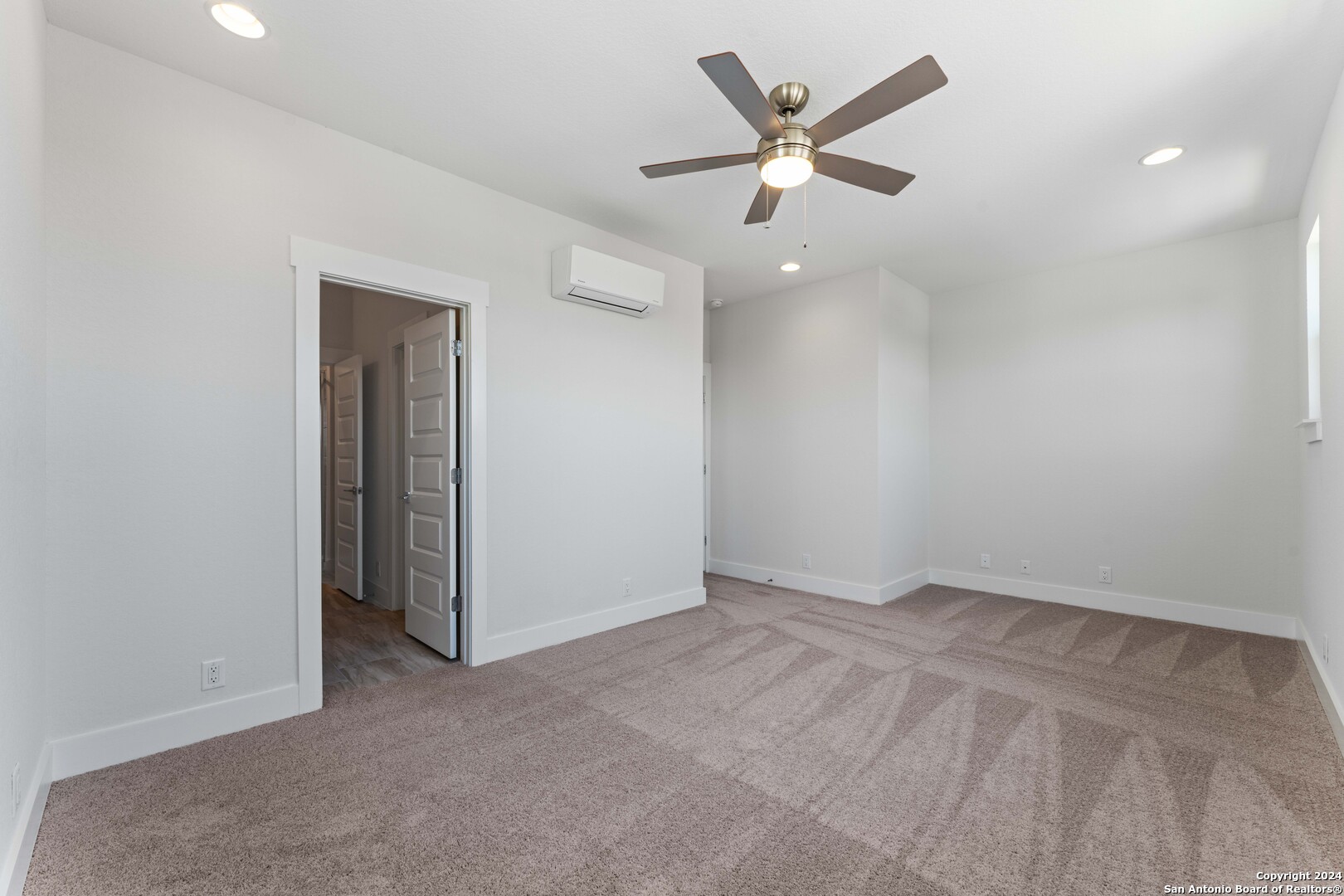 404 CENTER ST