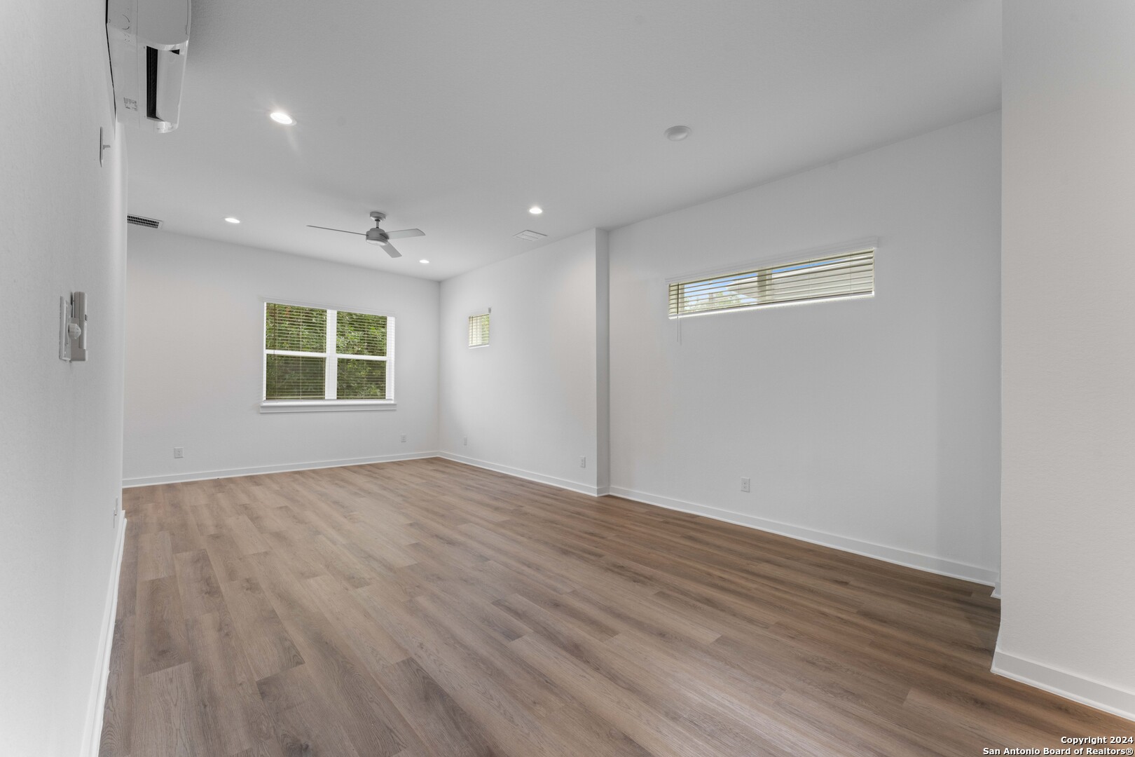 319 HOWARD ST 3