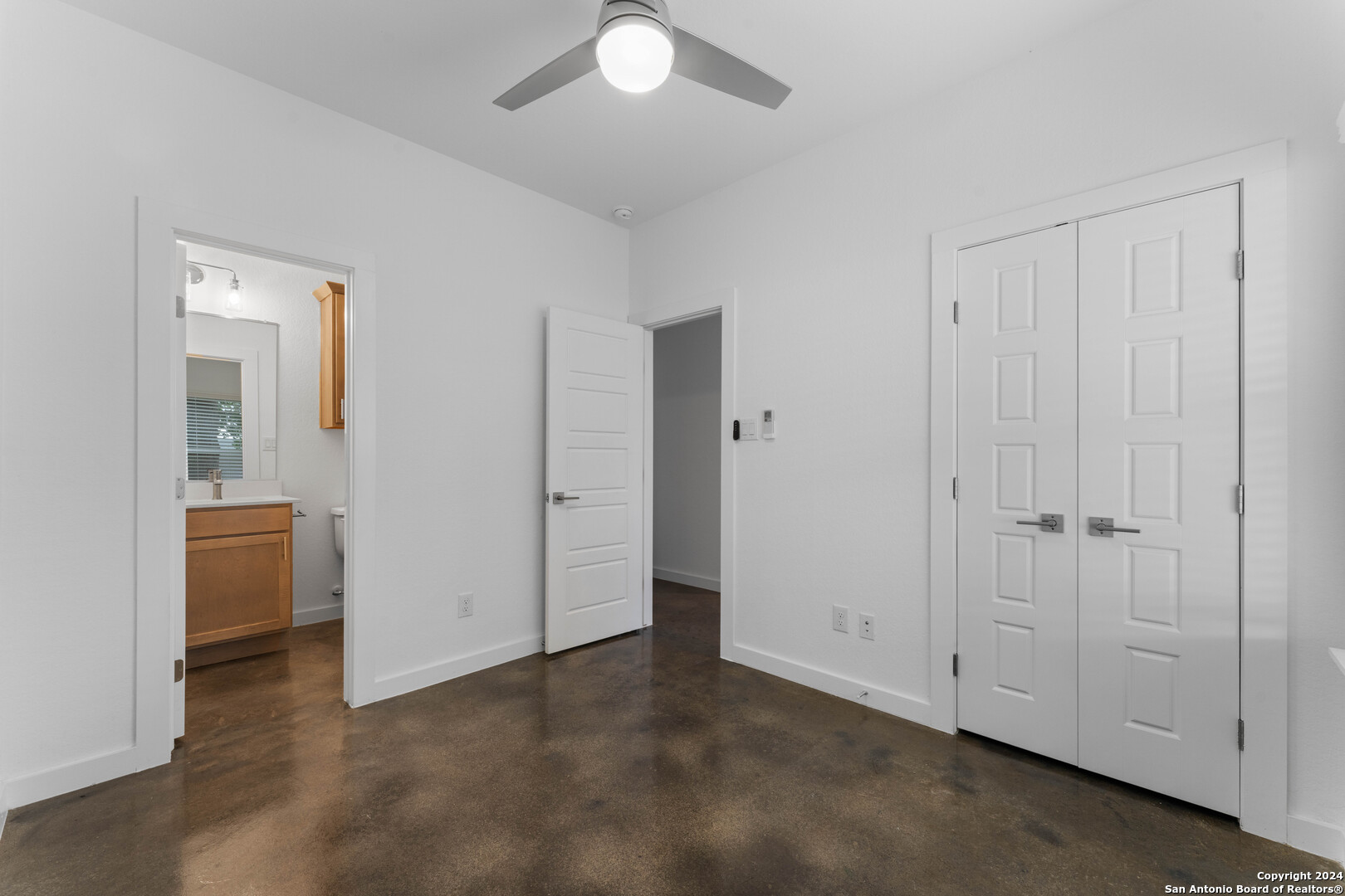 319 HOWARD ST 3