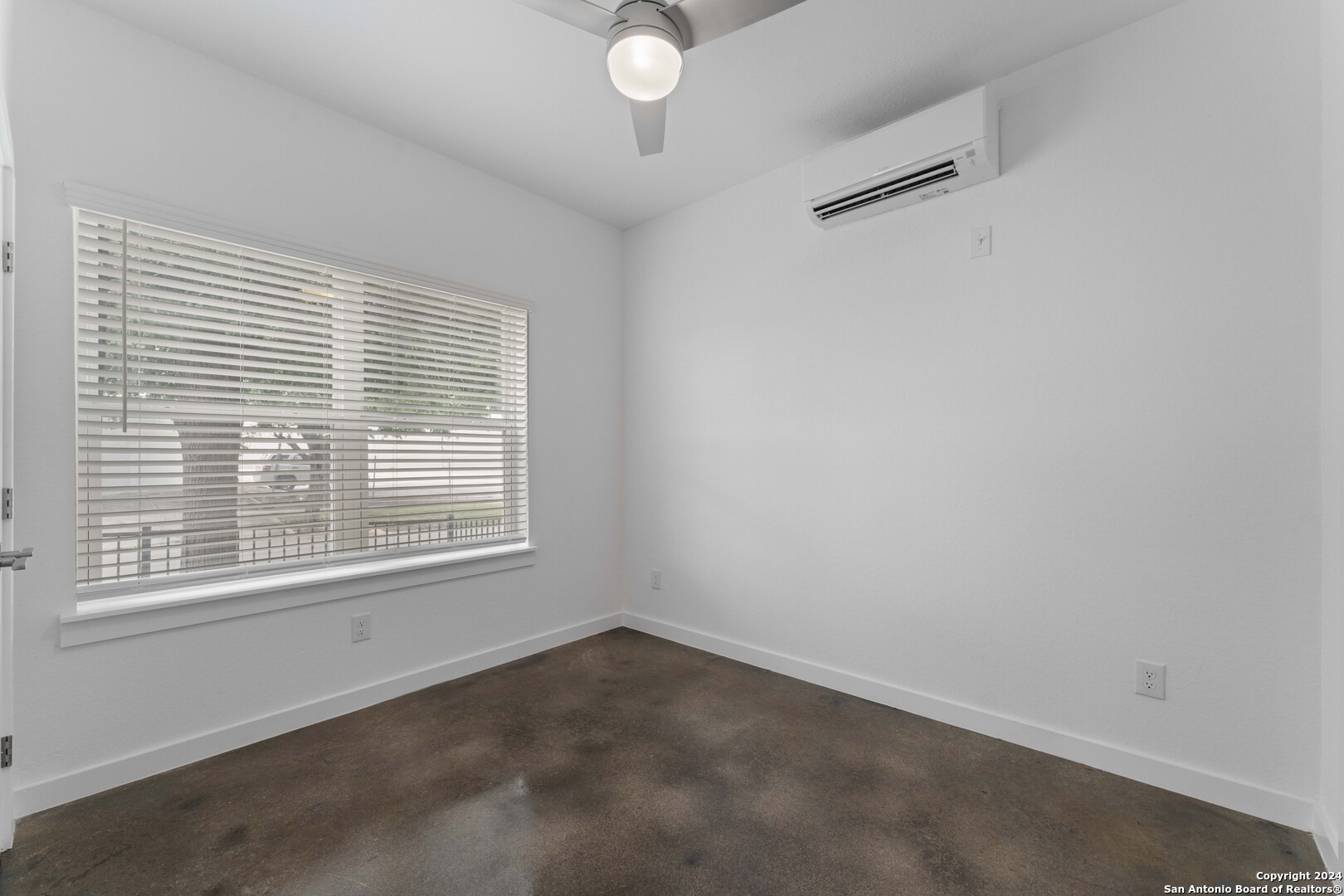 319 HOWARD ST 3