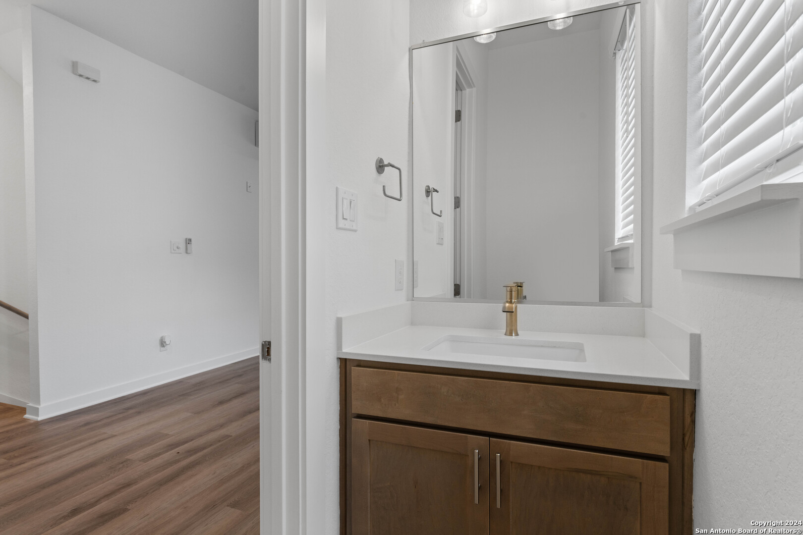 319 HOWARD ST 3