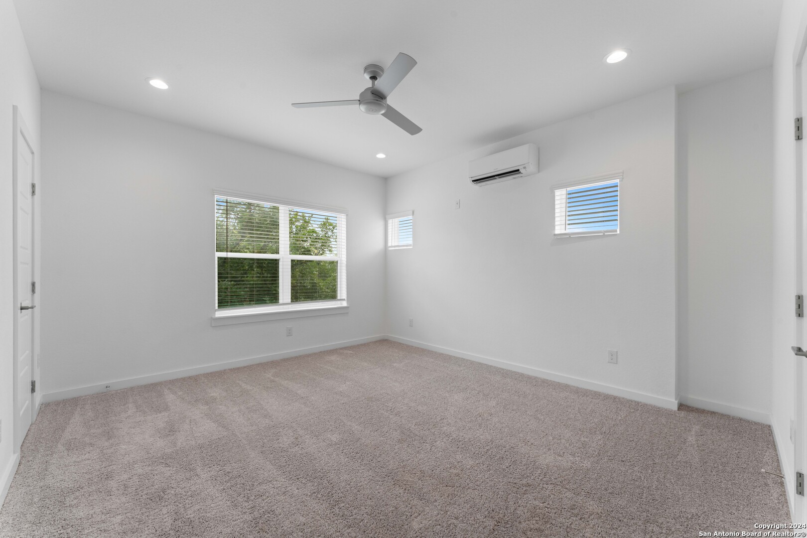 319 HOWARD ST 3