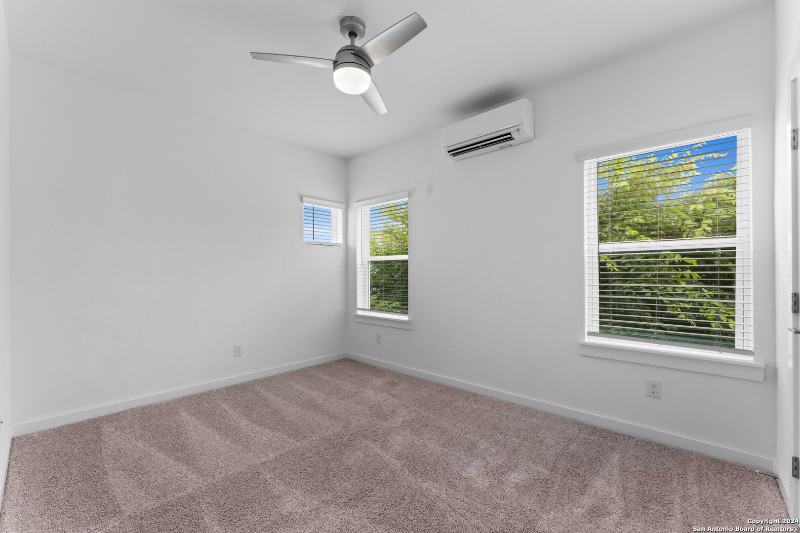 319 HOWARD ST 3
