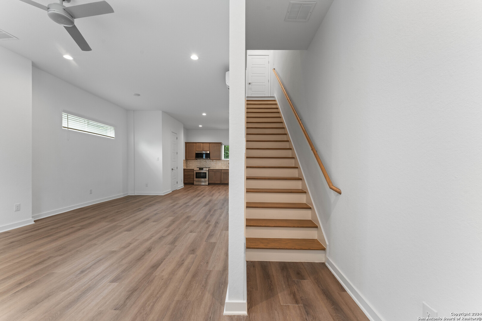 319 HOWARD ST 3