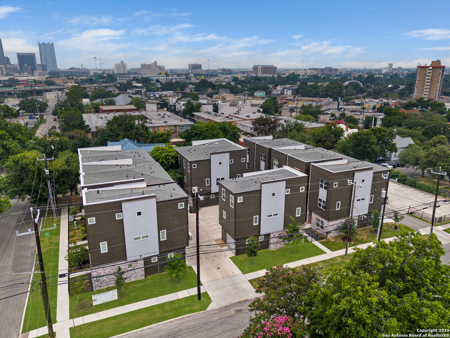 319 HOWARD ST 3