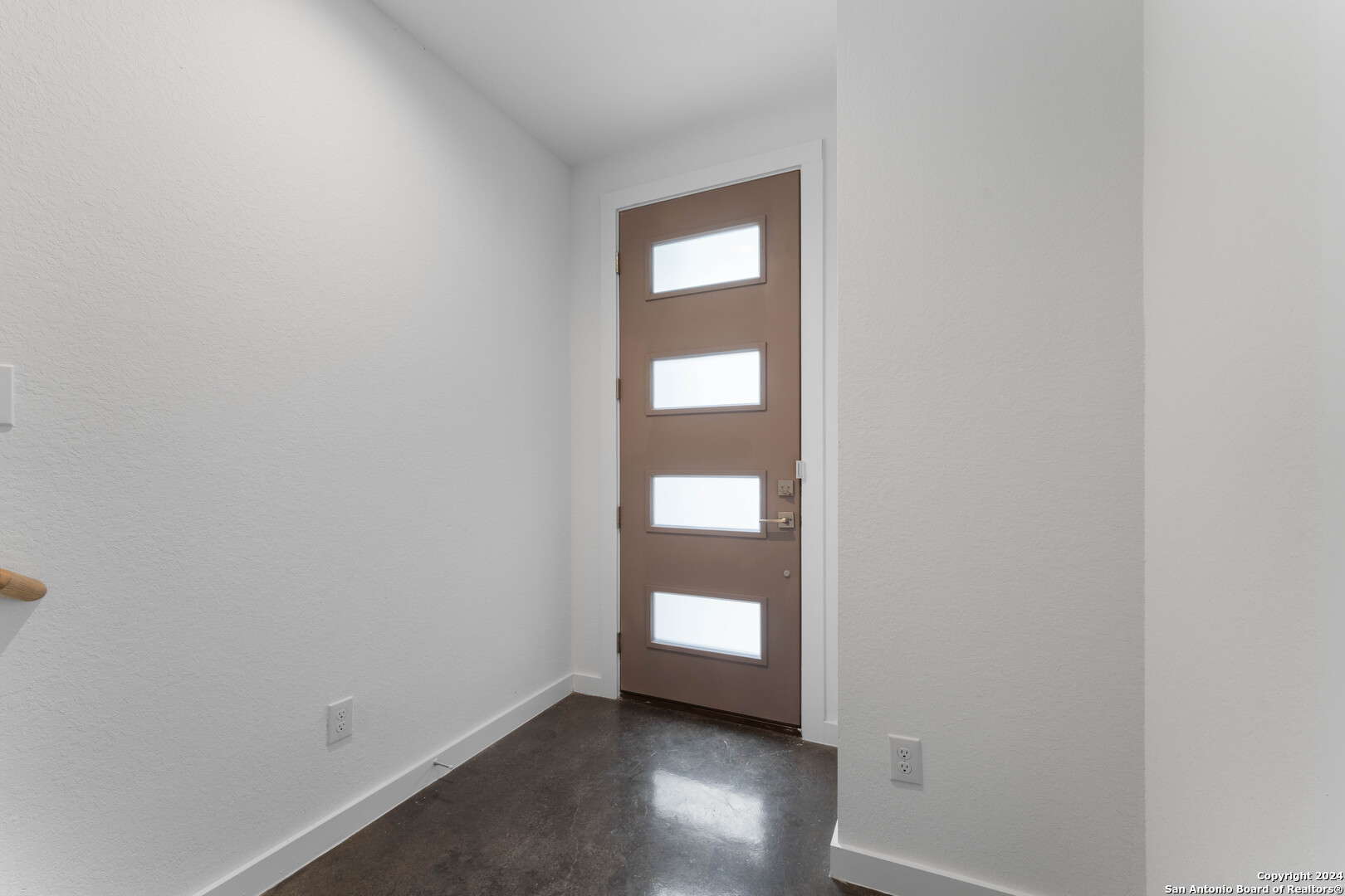 319 HOWARD ST 3
