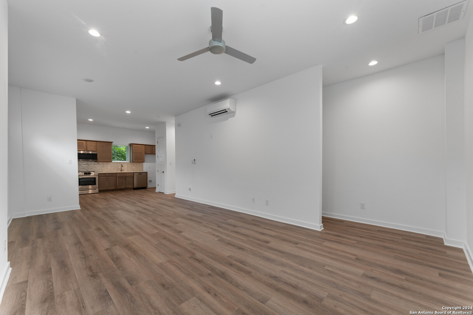 319 HOWARD ST 3