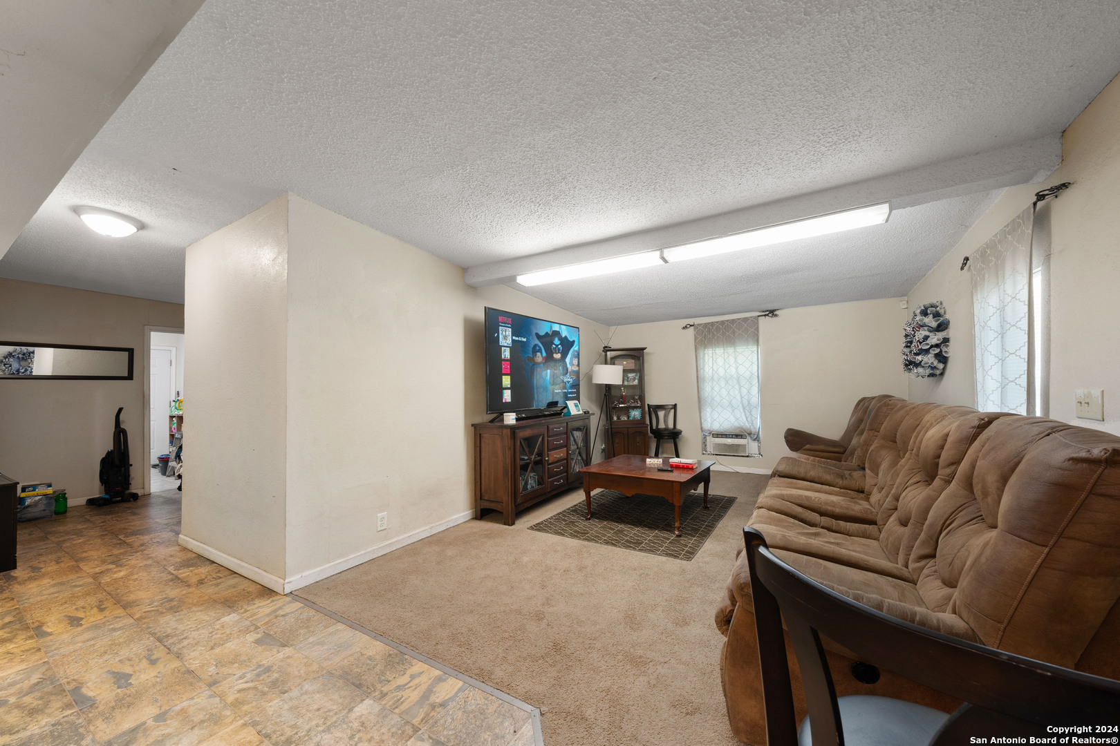521 STRATFORD CT