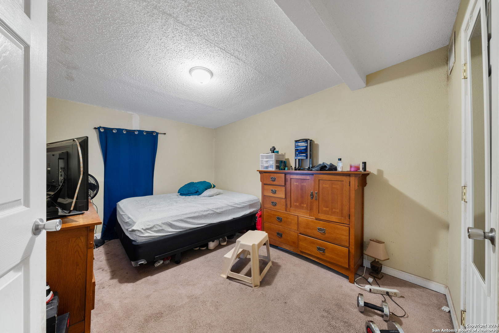 521 STRATFORD CT