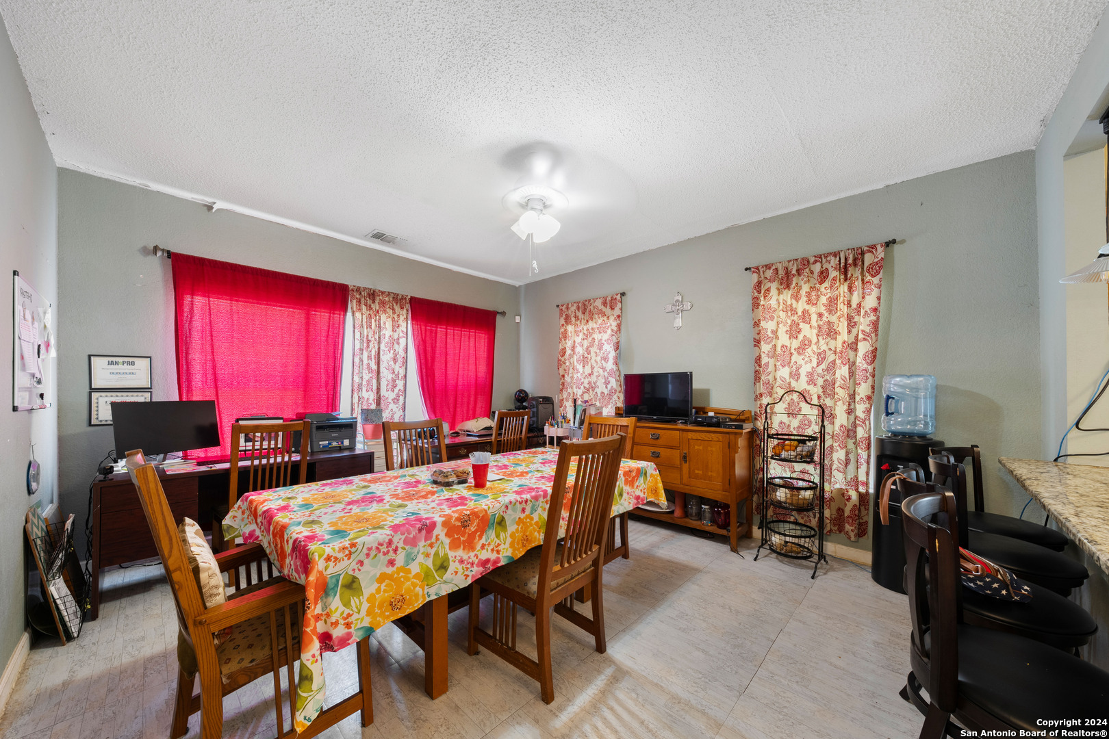 521 STRATFORD CT