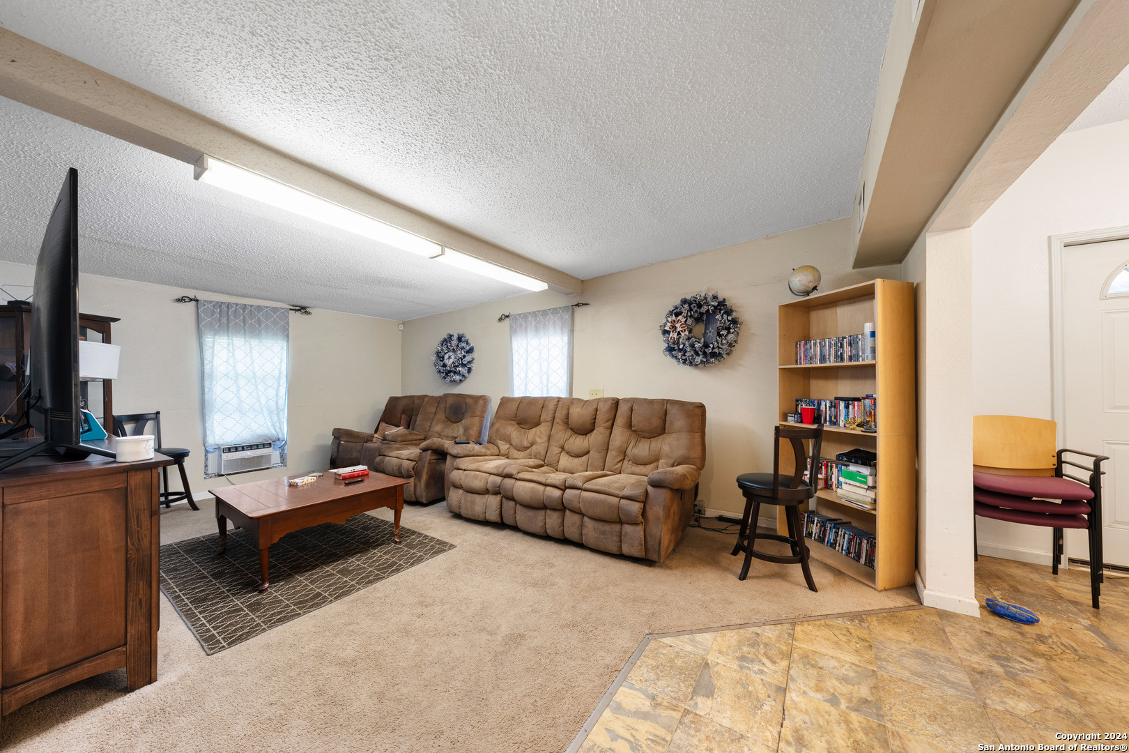 521 STRATFORD CT