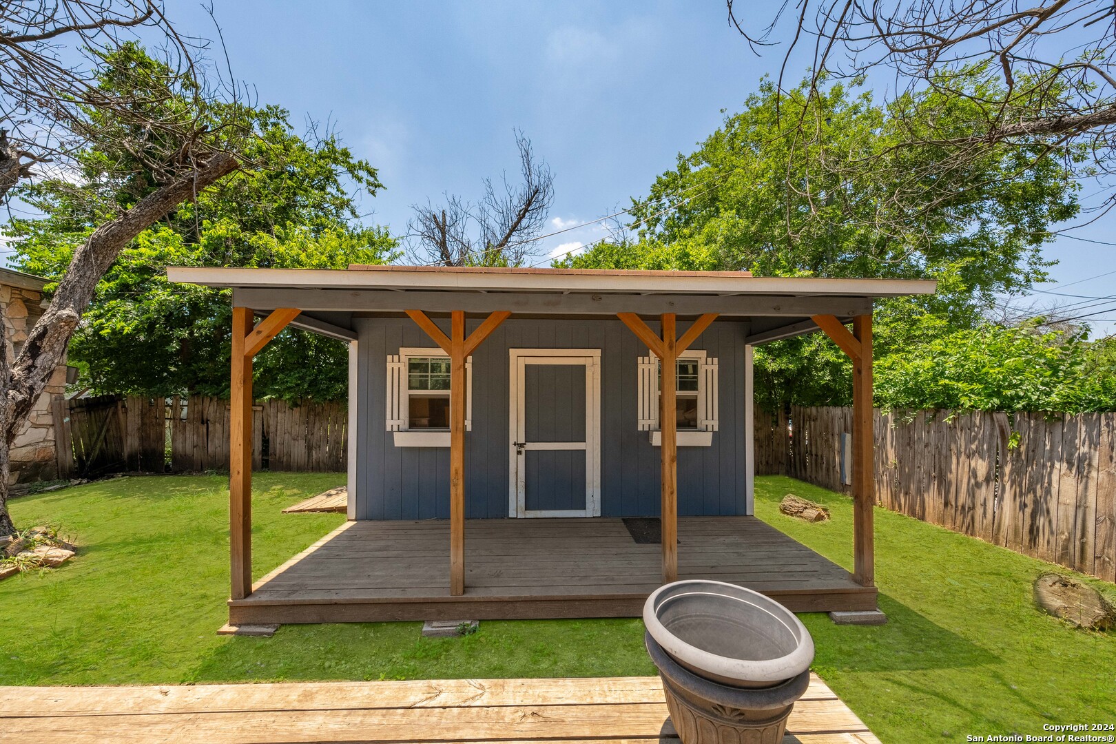 521 STRATFORD CT