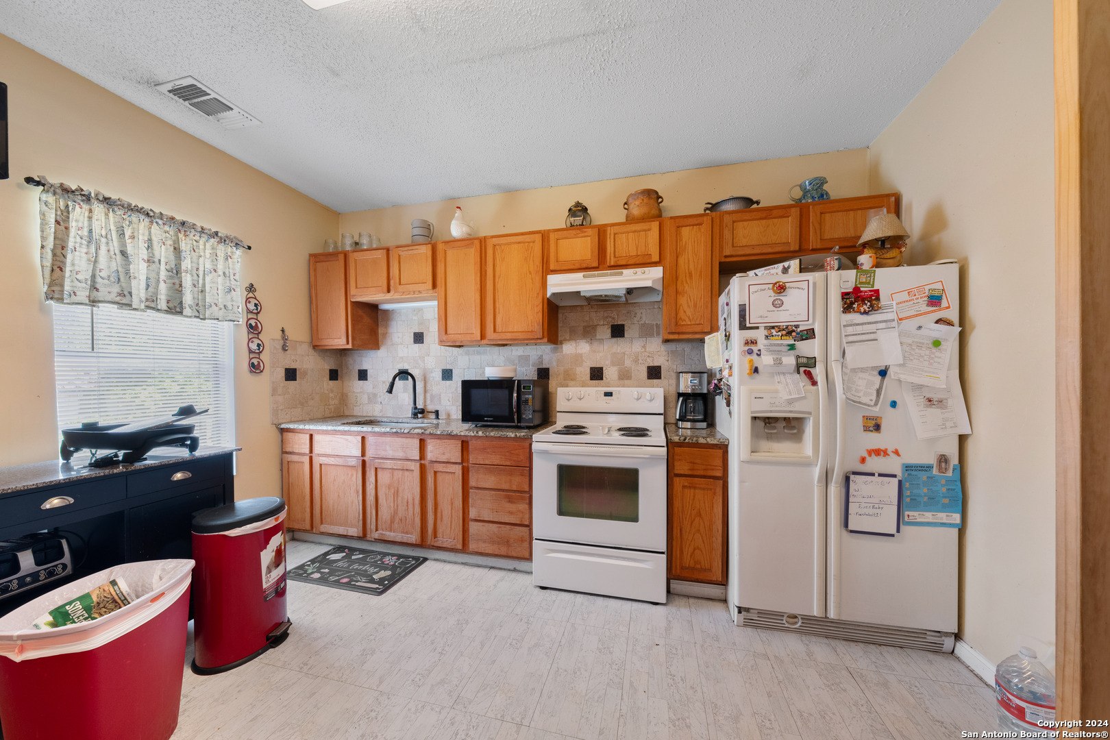 521 STRATFORD CT