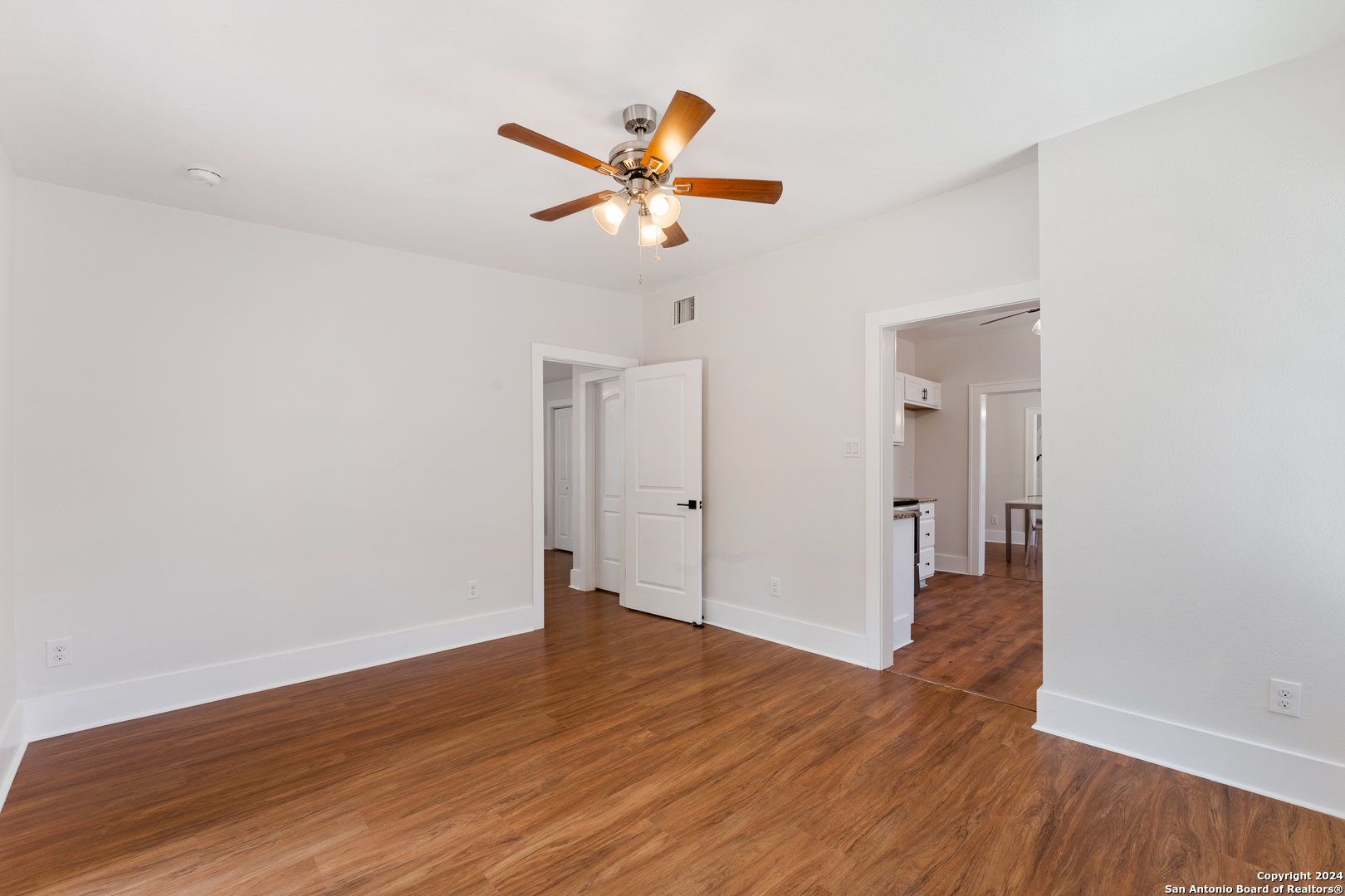 1534 W GRAMERCY PL