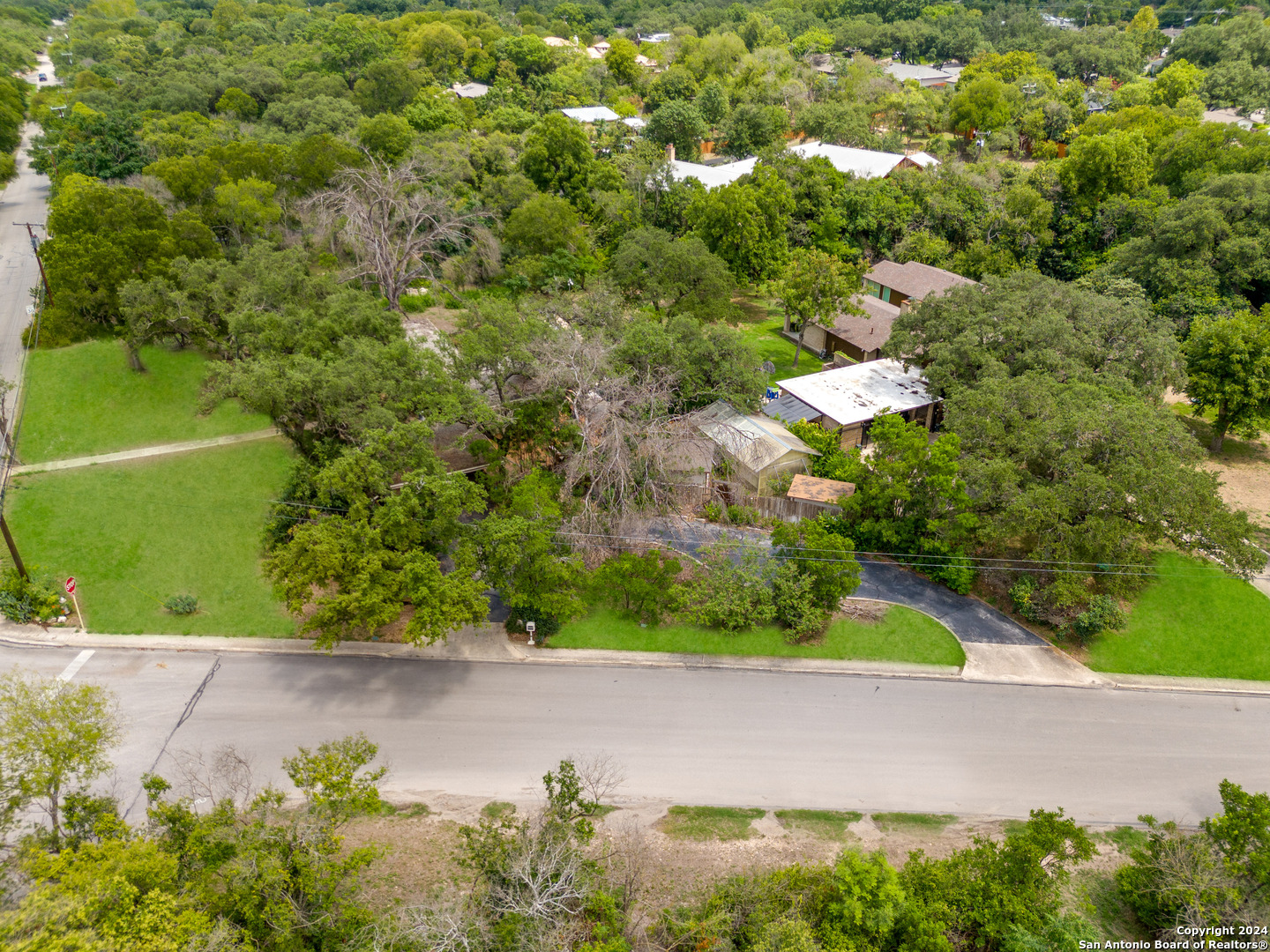 206 ROCKHILL DR