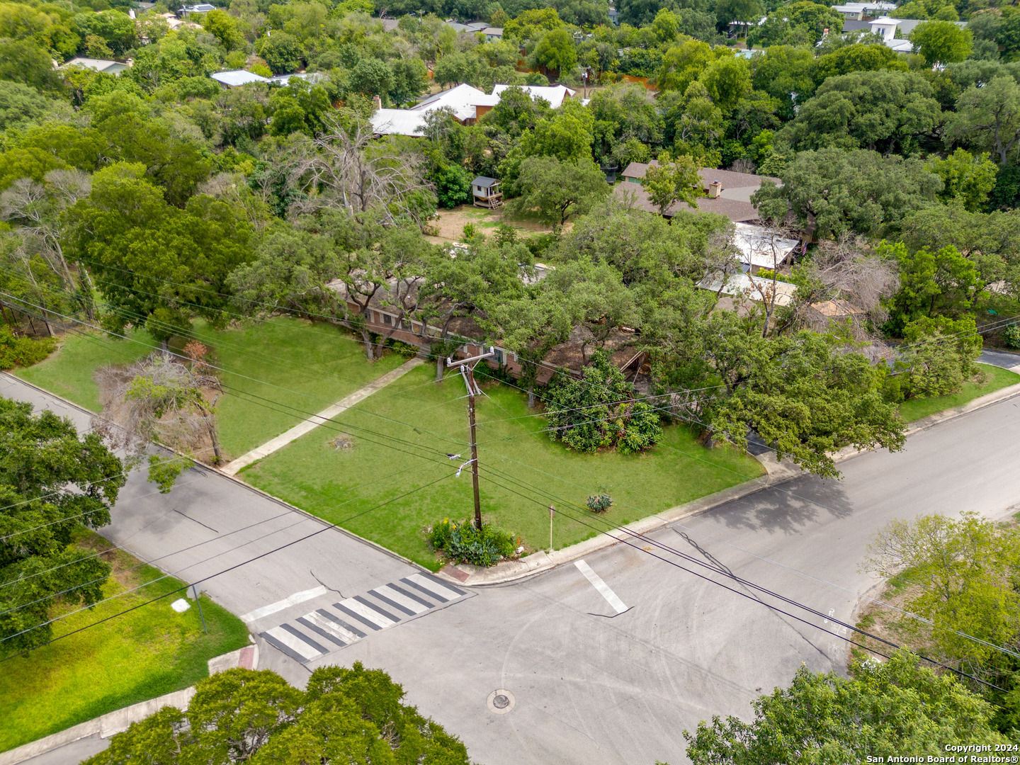 206 ROCKHILL DR