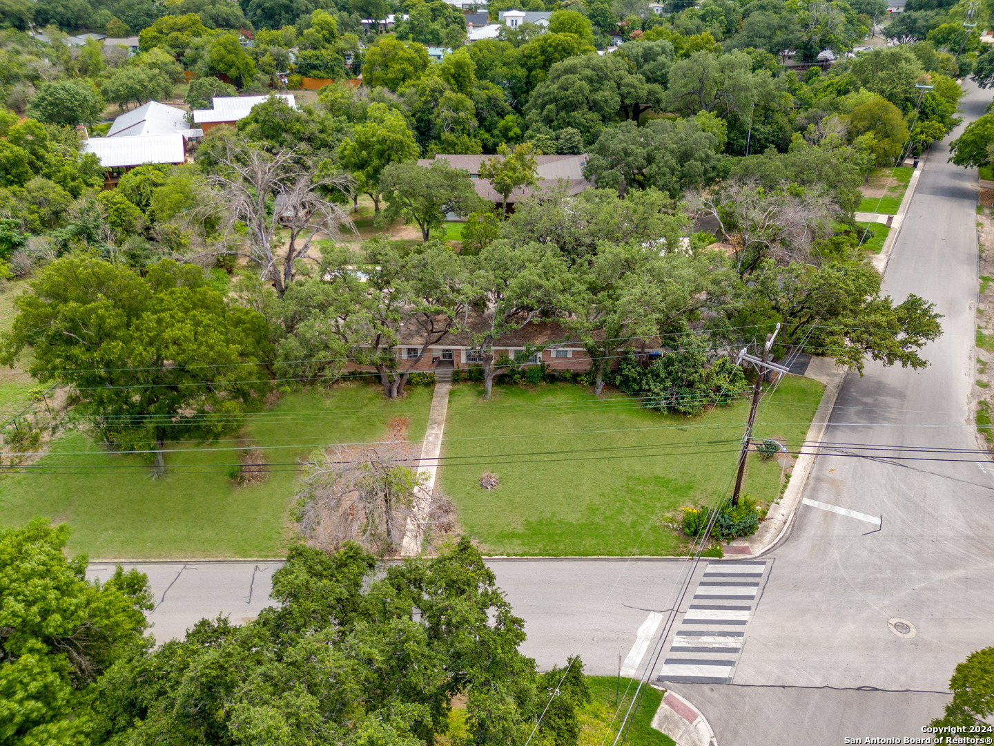 206 ROCKHILL DR