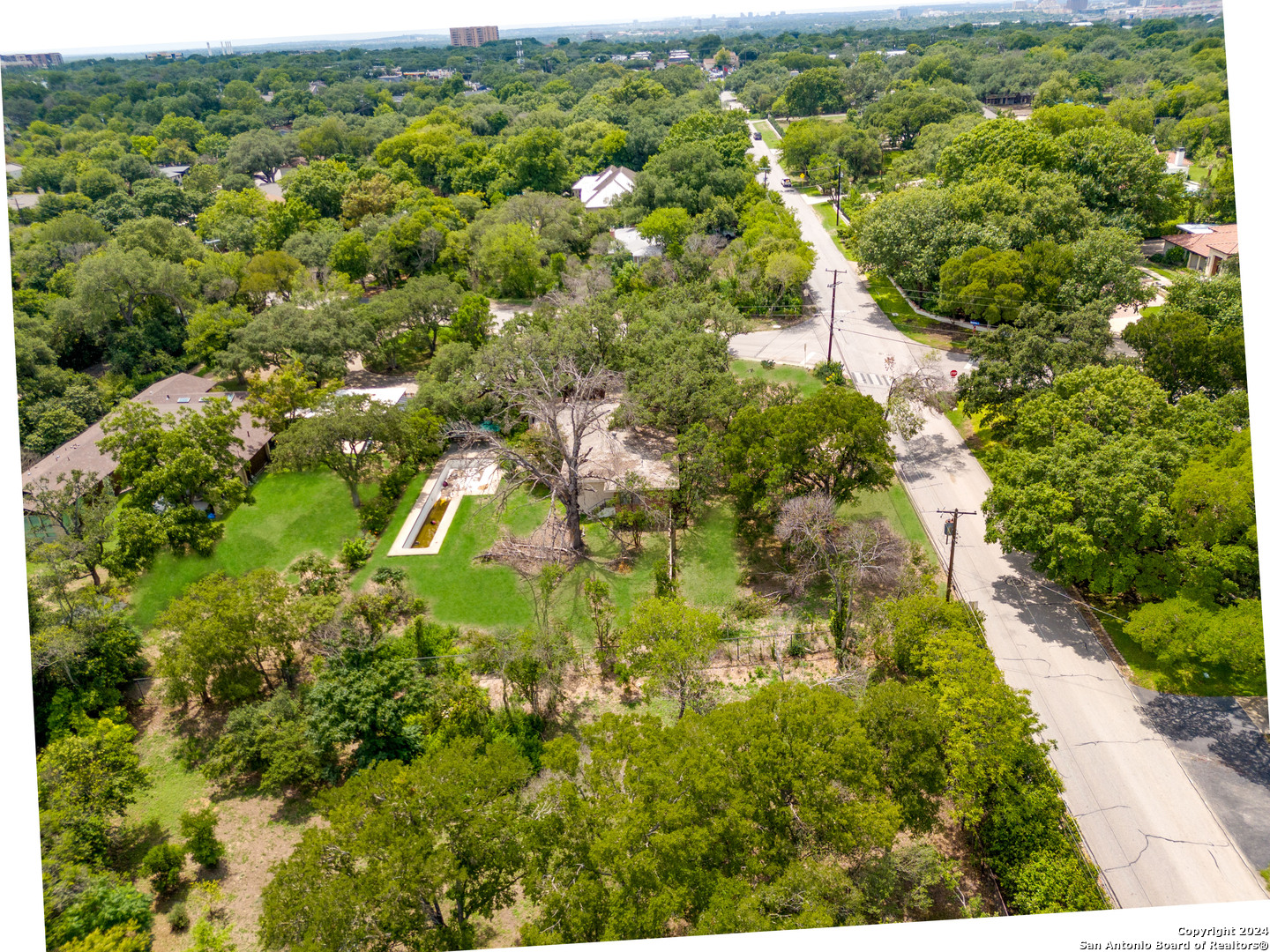 206 ROCKHILL DR
