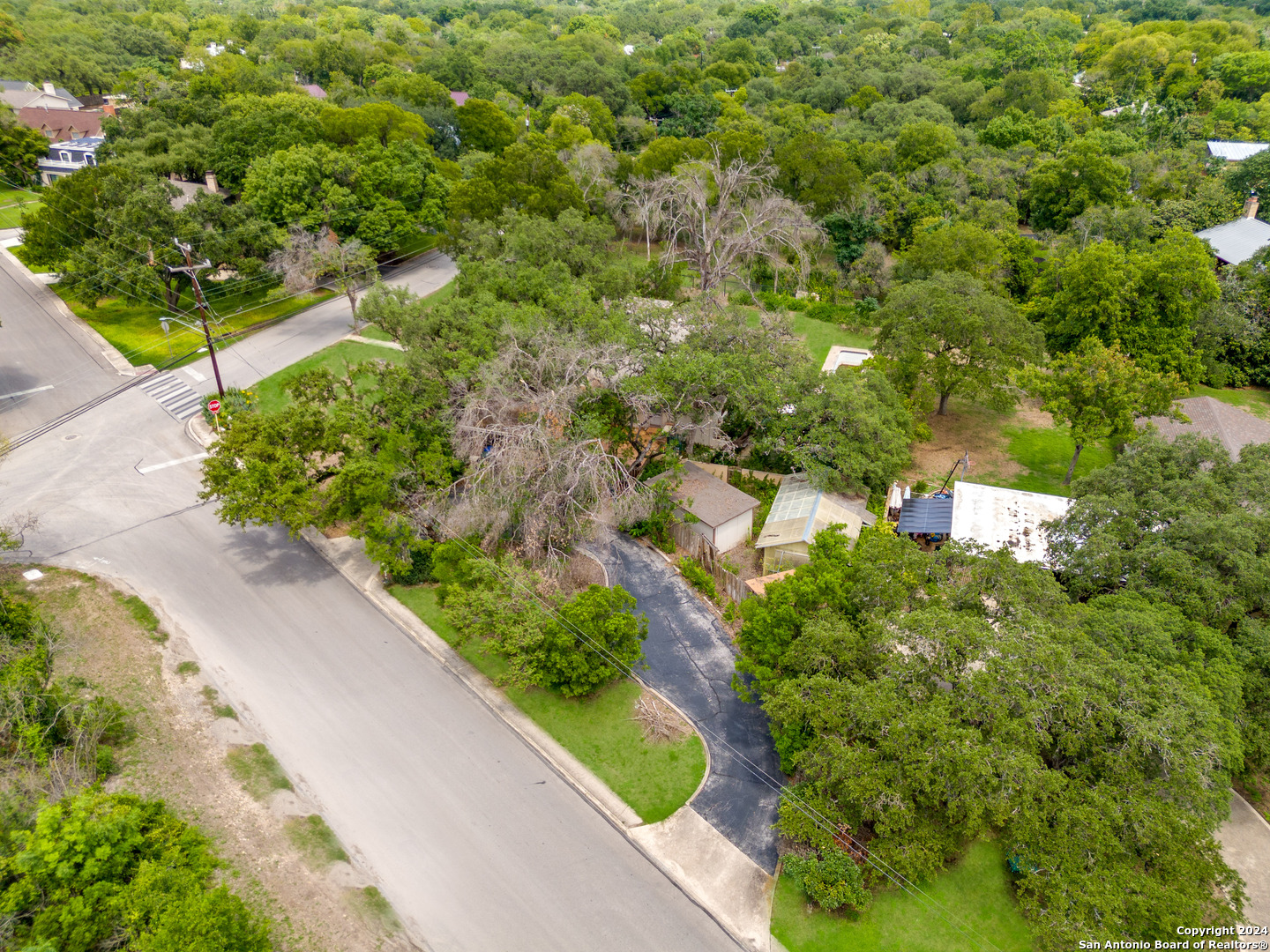 206 ROCKHILL DR