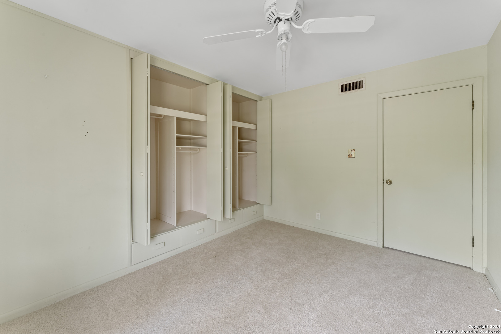 206 ROCKHILL DR