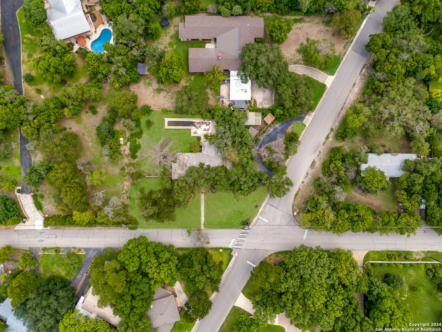 206 ROCKHILL DR
