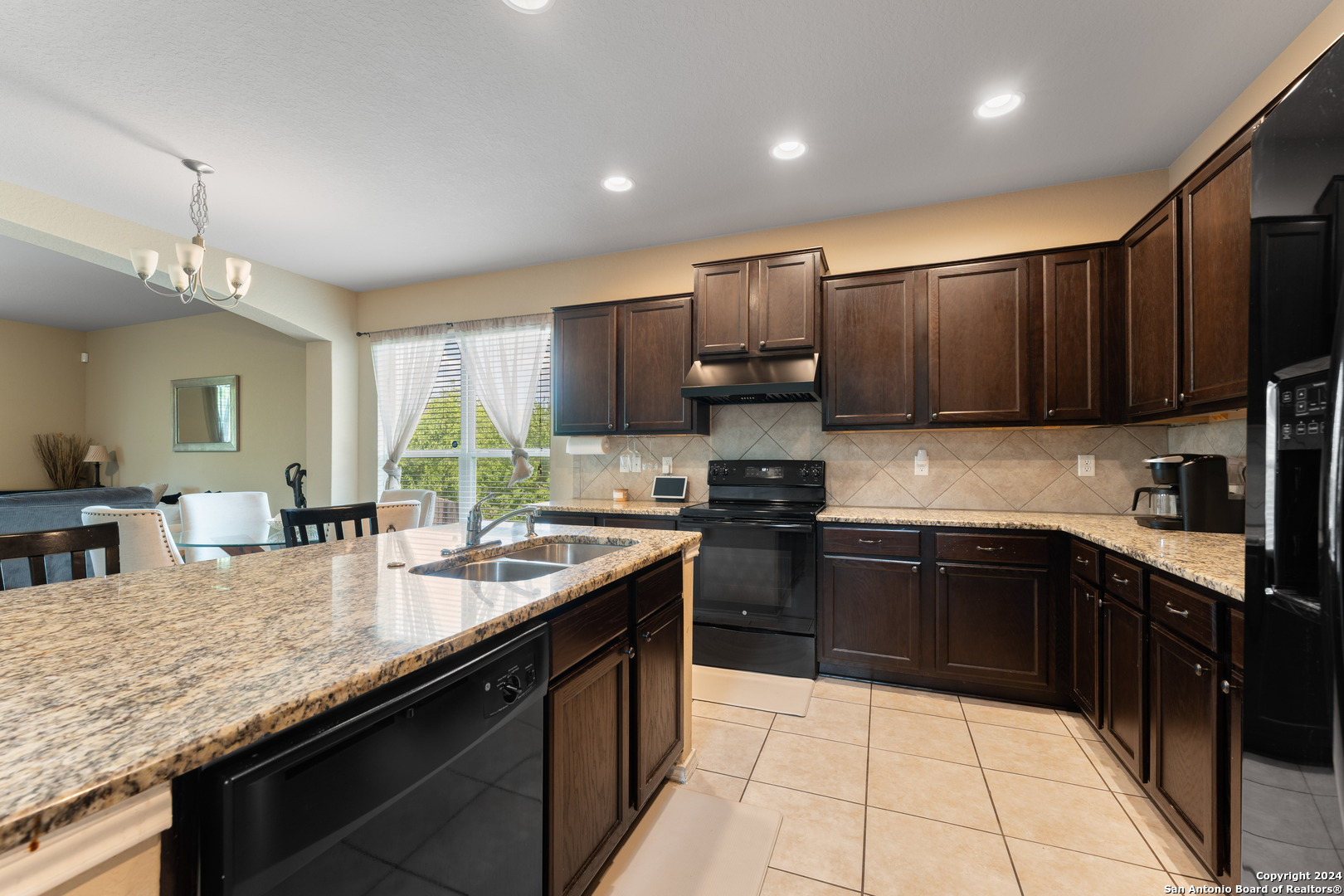 6115 Agoura Hvn