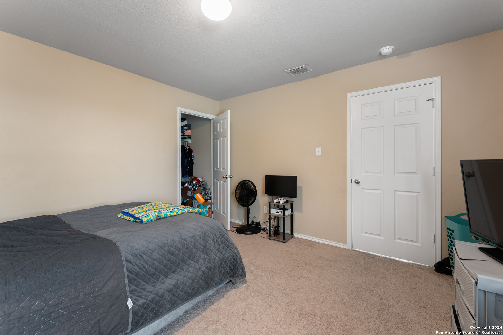 6115 Agoura Hvn