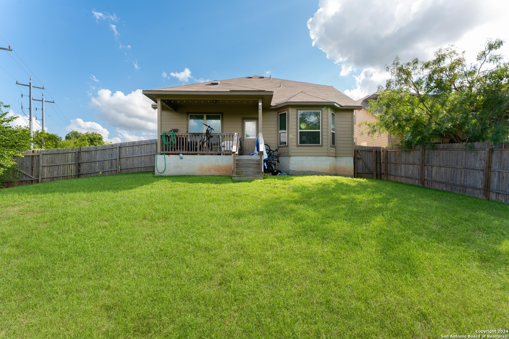 6115 Agoura Hvn