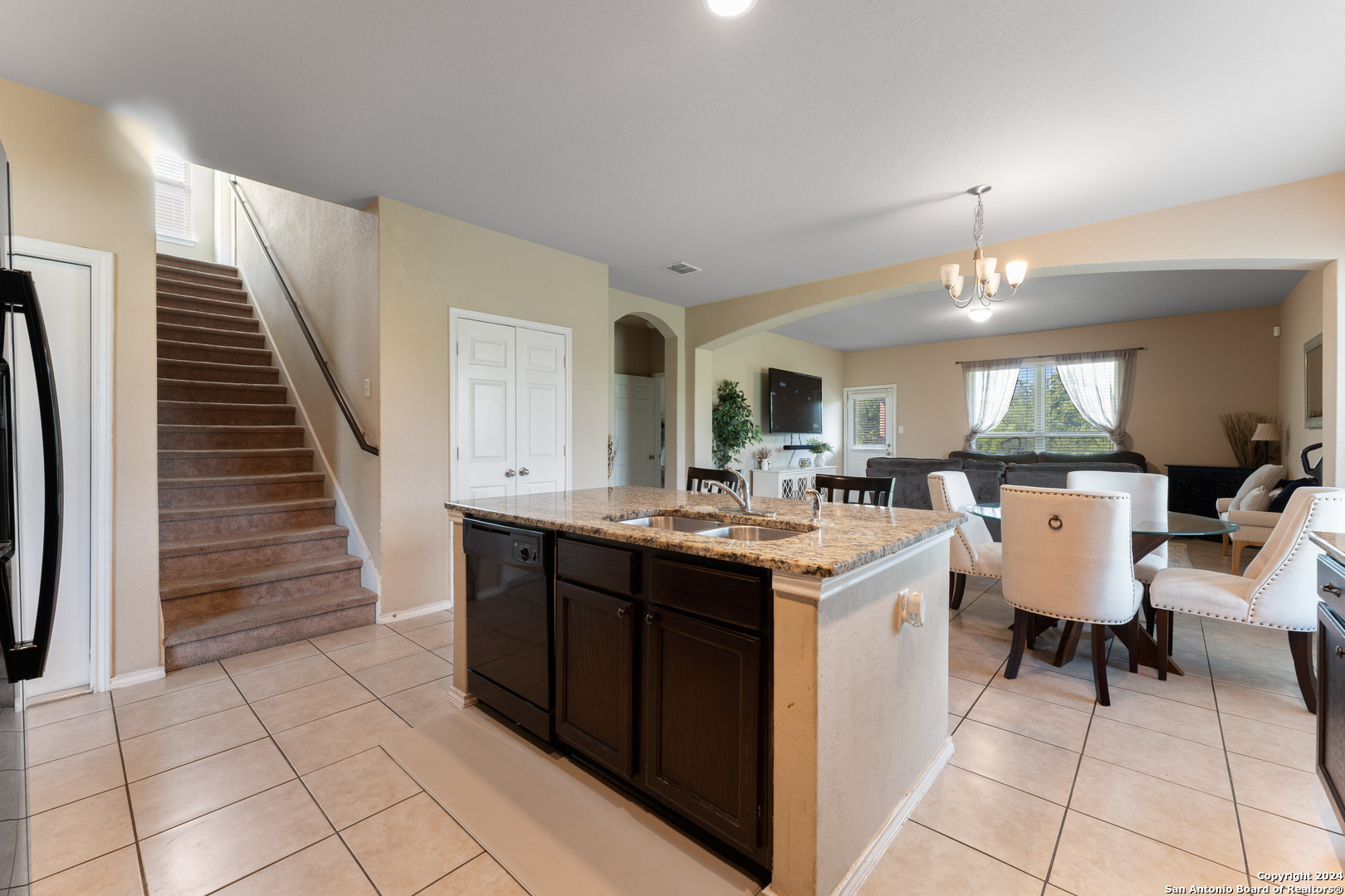6115 Agoura Hvn