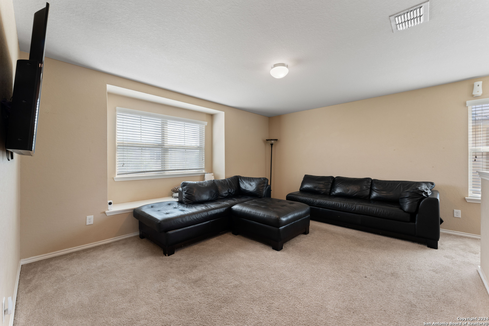 6115 Agoura Hvn