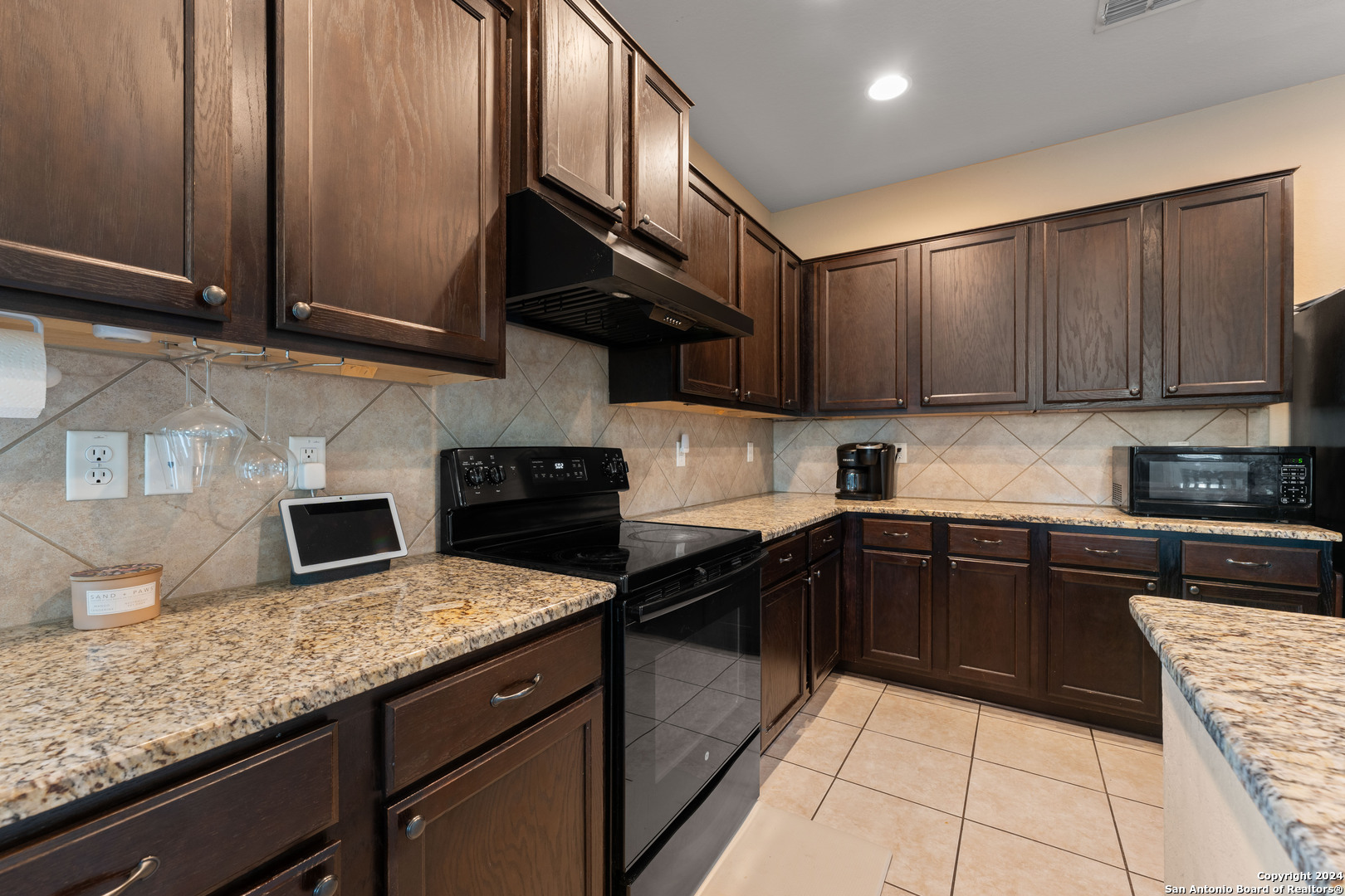 6115 Agoura Hvn