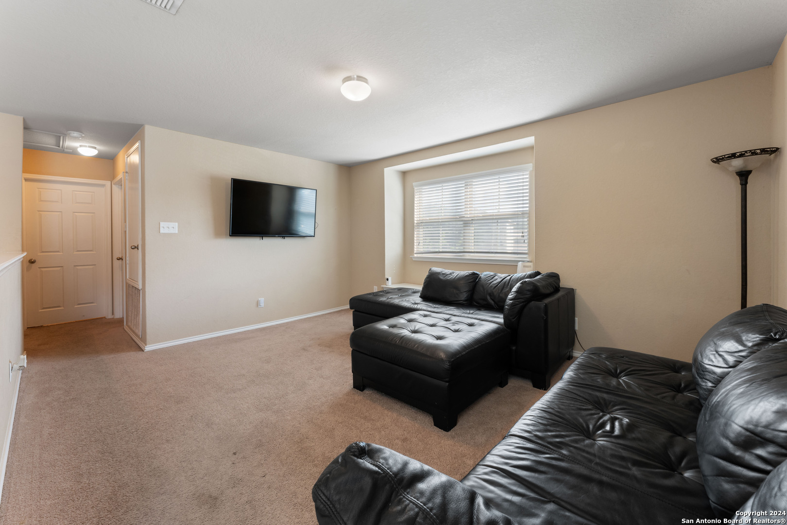6115 Agoura Hvn
